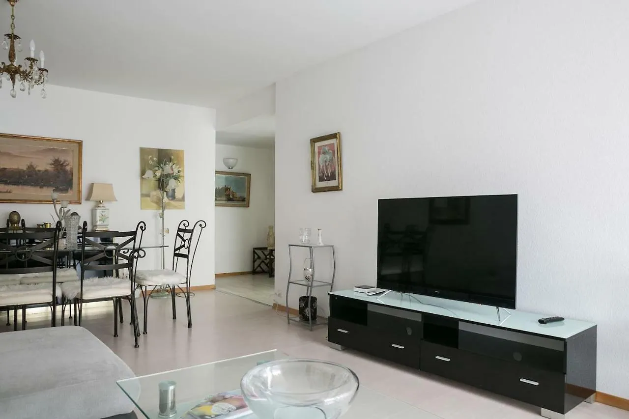 Spacious & Elegant Apartment Next To River 제네바 스위스
