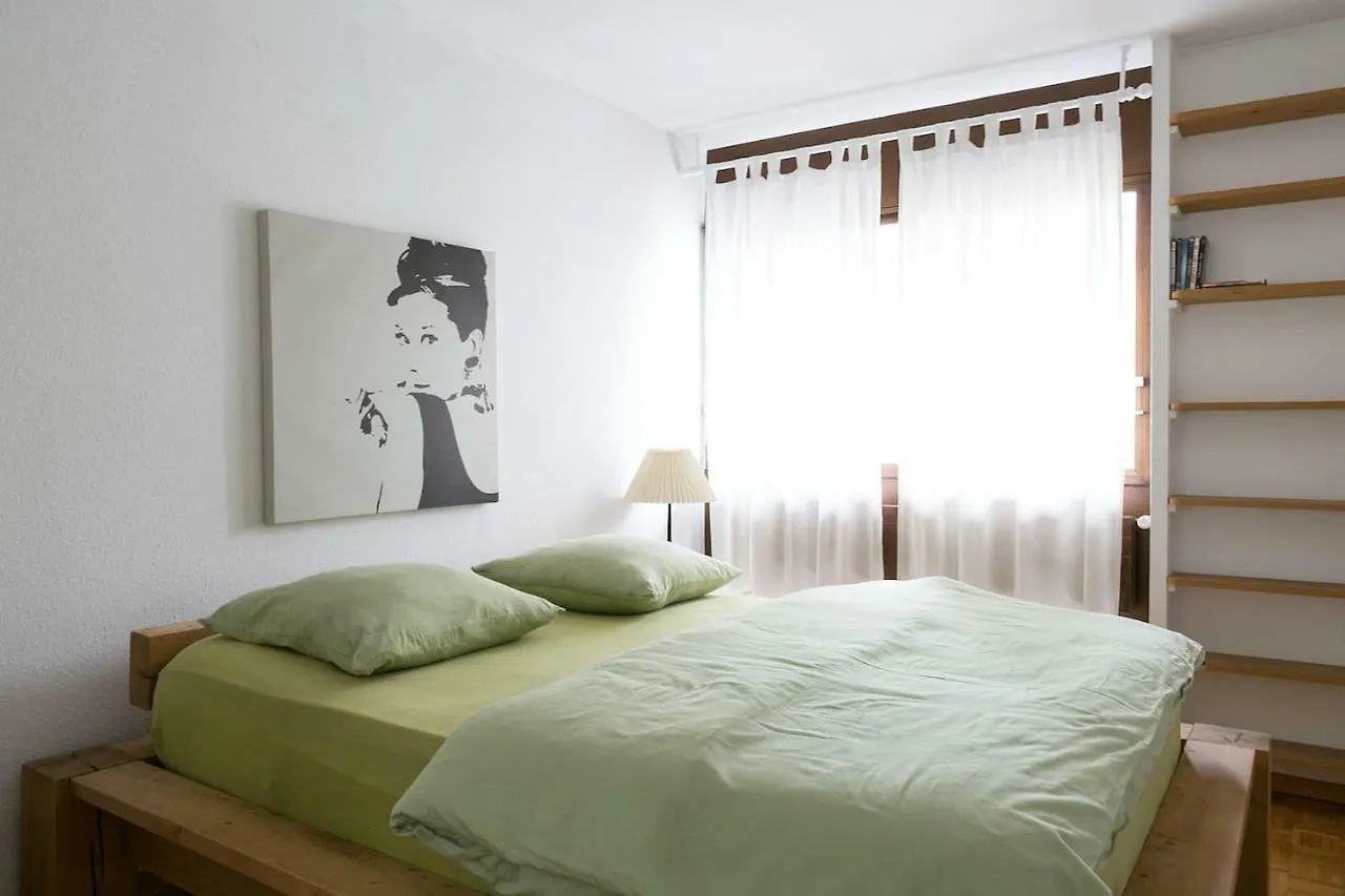 Spacious & Elegant Apartment Next To River 제네바