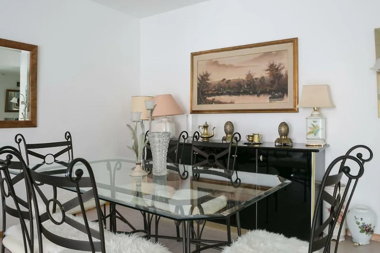 Spacious & Elegant Apartment Next To River 제네바 스위스