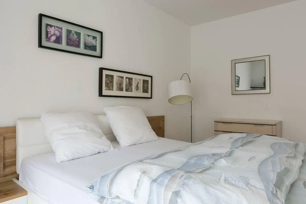 Spacious & Elegant Apartment Next To River 제네바
