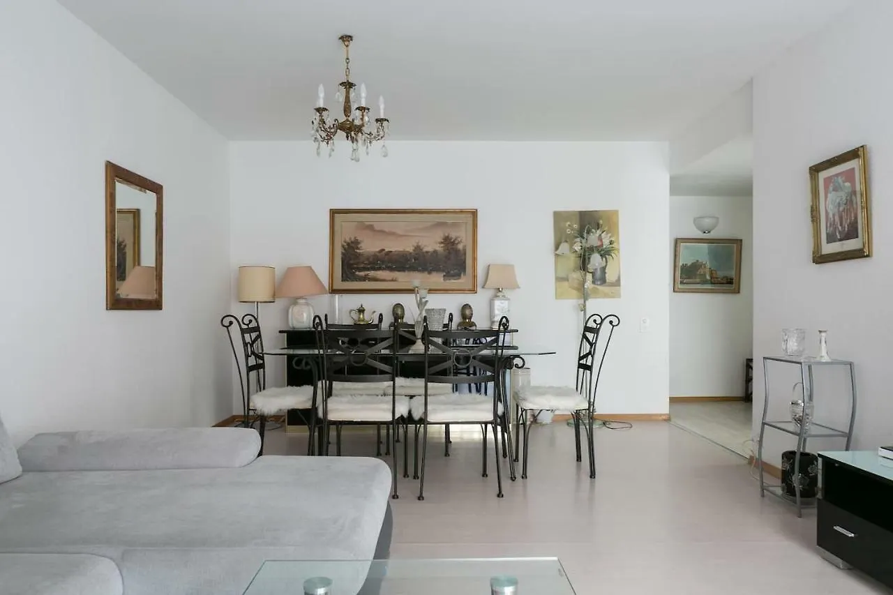 Spacious & Elegant Apartment Next To River 제네바
