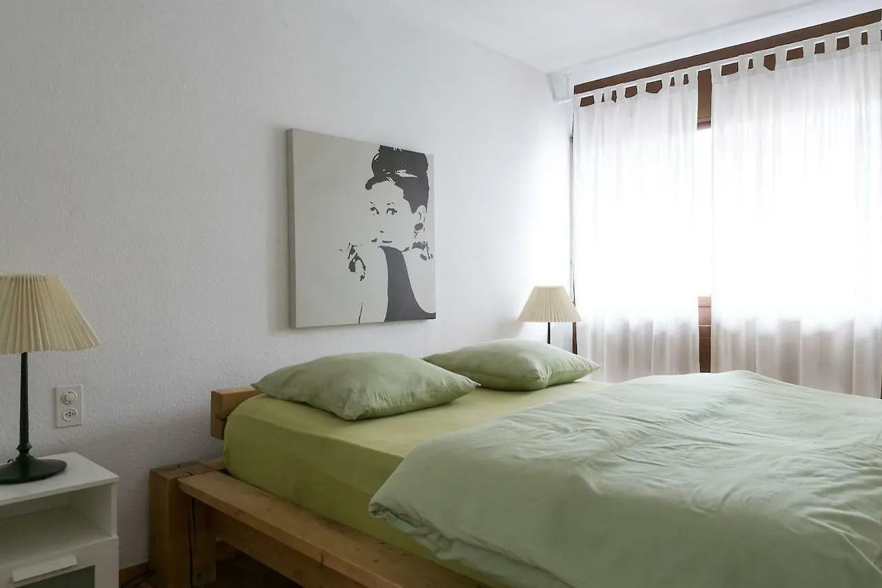 Spacious & Elegant Apartment Next To River 제네바
