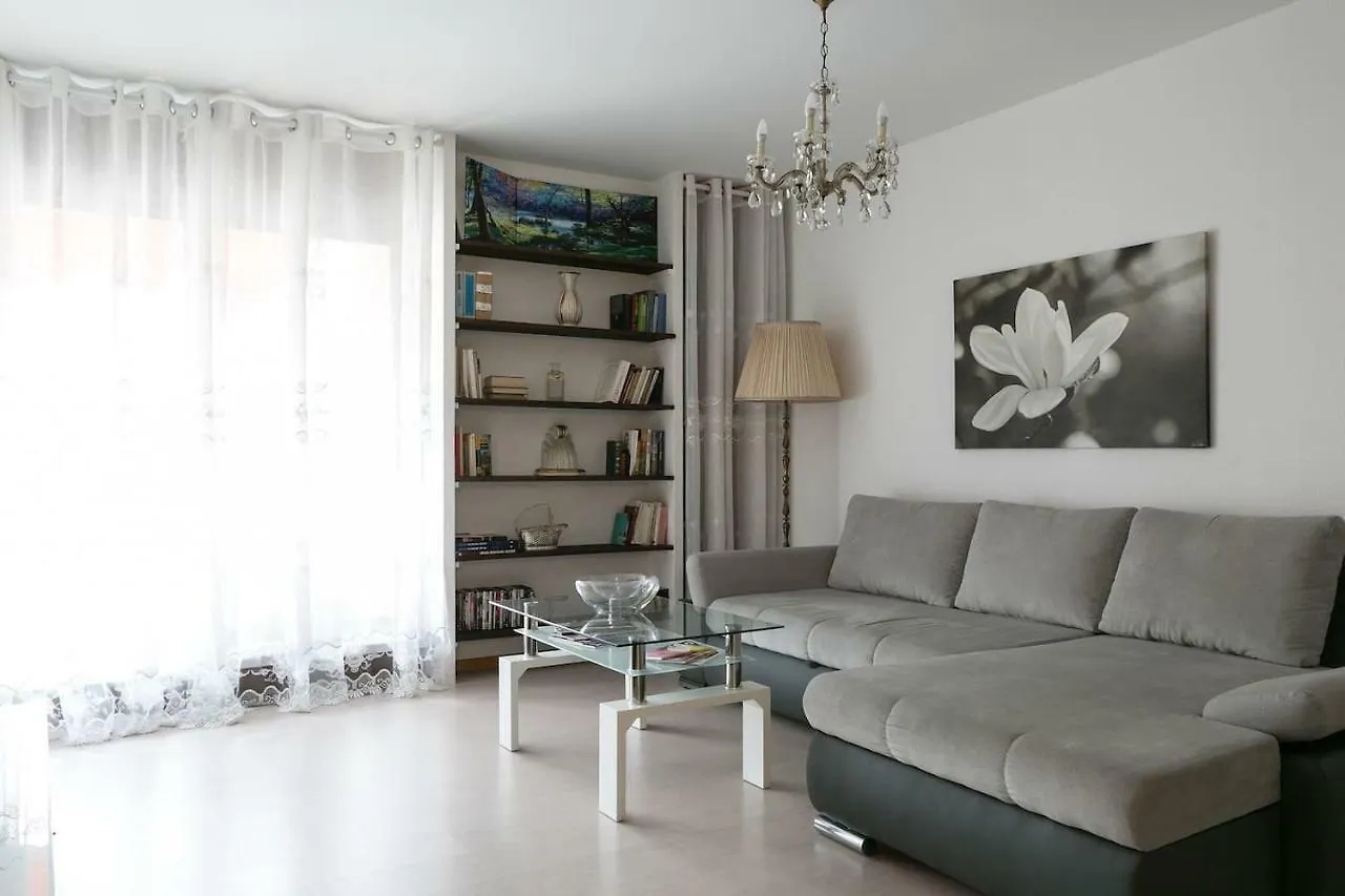 Spacious & Elegant Apartment Next To River 제네바 0*,