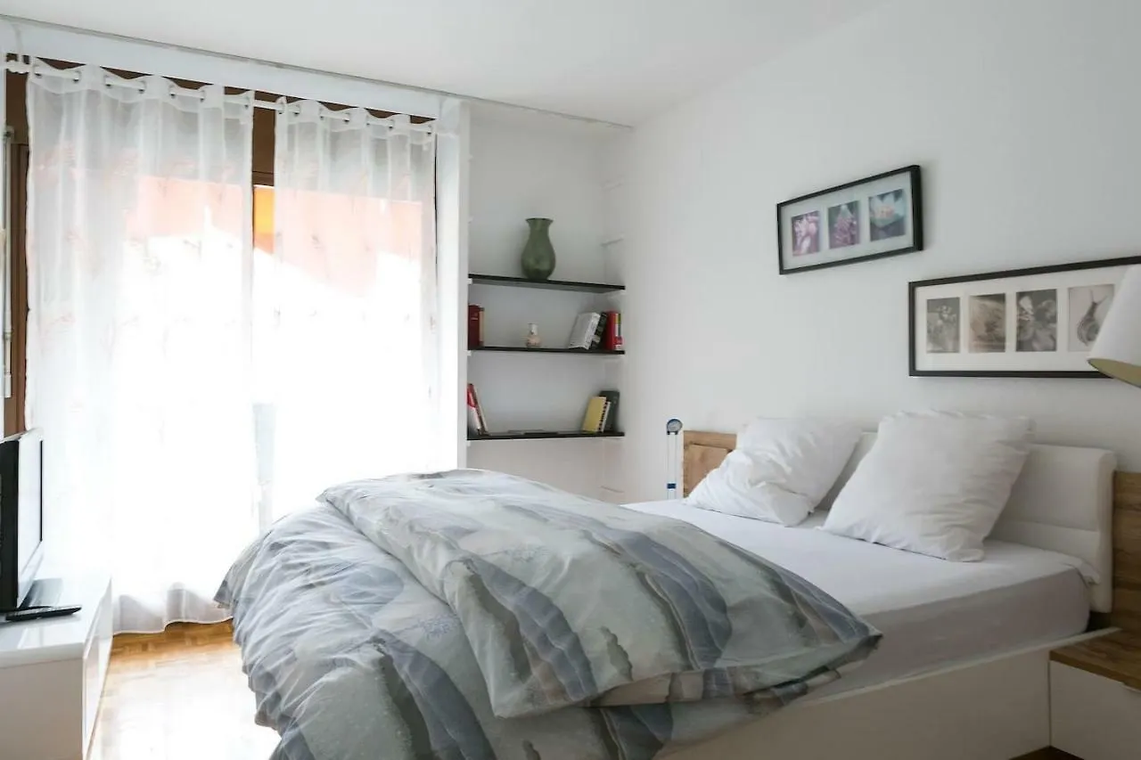 Spacious & Elegant Apartment Next To River 제네바 스위스