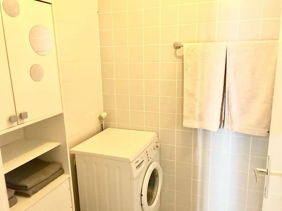 Spacious & Elegant Apartment Next To River 제네바