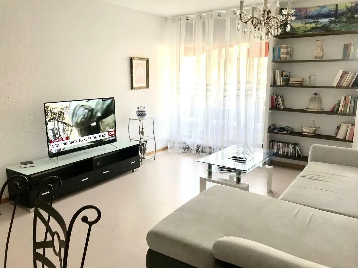 Spacious & Elegant Apartment Next To River 제네바