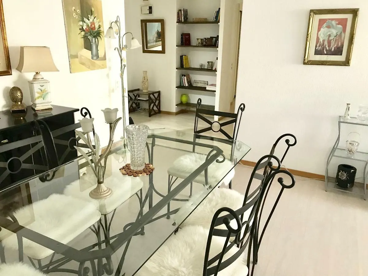Spacious & Elegant Apartment Next To River 제네바